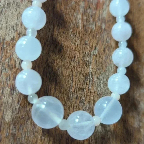 Quartz  Necklace - Picture 3 of 6